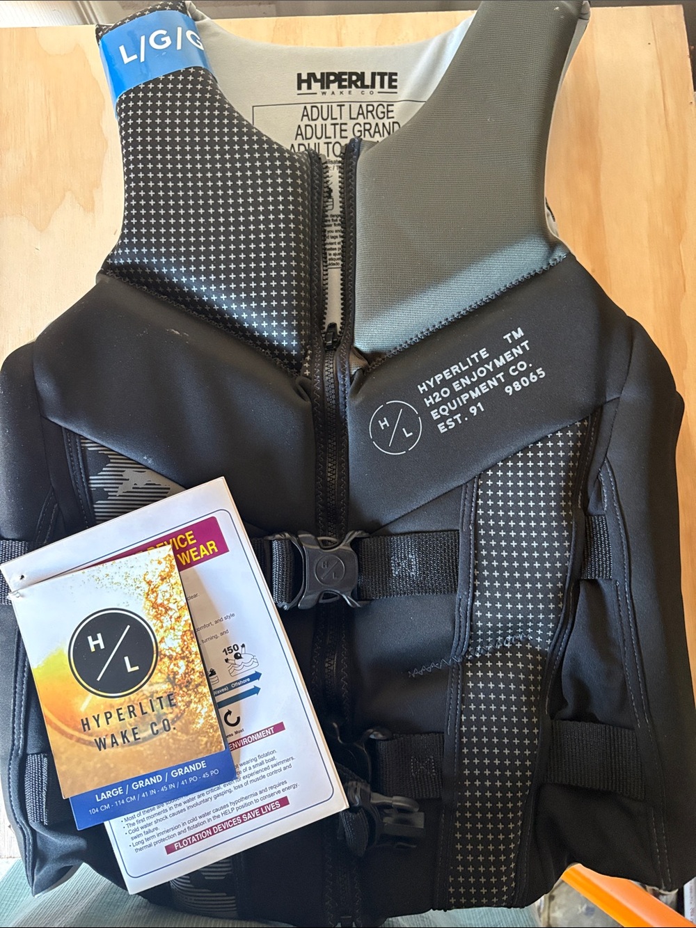 Adults Men’s One Piece Life Vest - Black/Gray